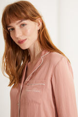 Womensecret Ночная рубашка с длинными рукавами из атласа с вышивкой белого цвета розовый 